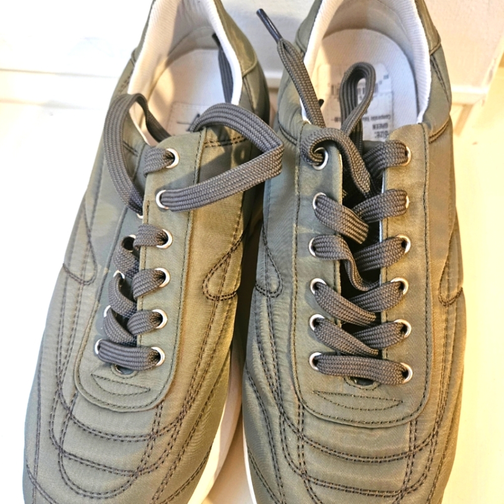 Womens Aquatalia Shoes